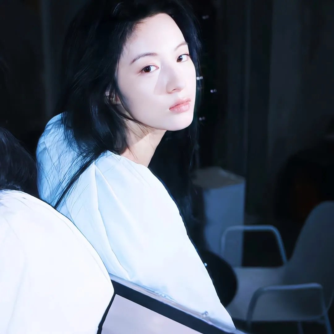 屏住呼吸：挑战冰潜纪录